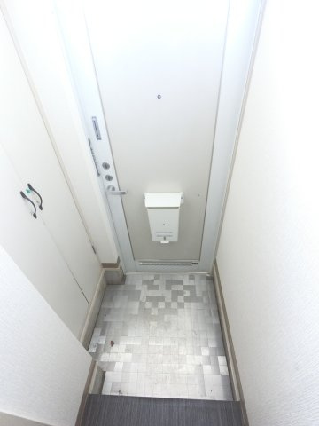 KE6番館の玄関