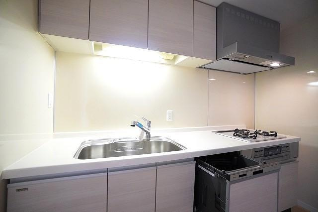 福岡市東区香椎照葉３丁目の賃貸マンションのキッチン