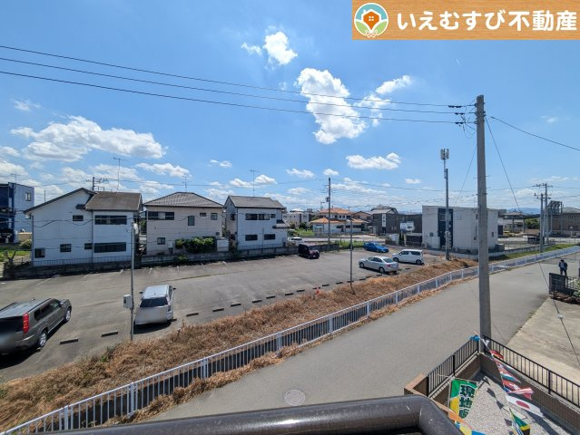 深谷市西島　中古戸建の展望|高い建物が無く開放感のある展望
バルコニーからの展望も開けていて閑静な住宅地が望めます。日当りも良いですね♪