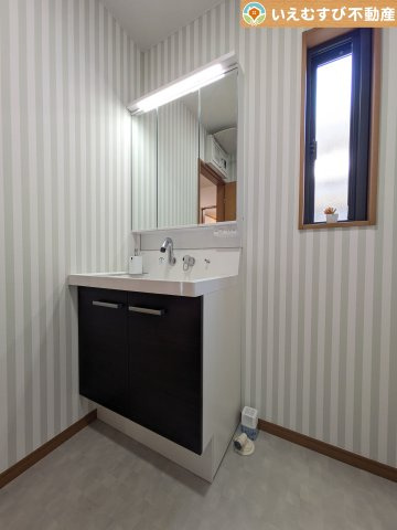 深谷市西島　中古戸建の独立洗面台