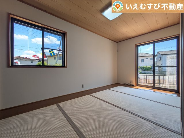 深谷市西島　中古戸建の和室|すぐ横になれる和室は、みんながほっと一息つける空間
ちょっとした休憩や来客時、お子様のお世話にも大活躍しそうですね♪