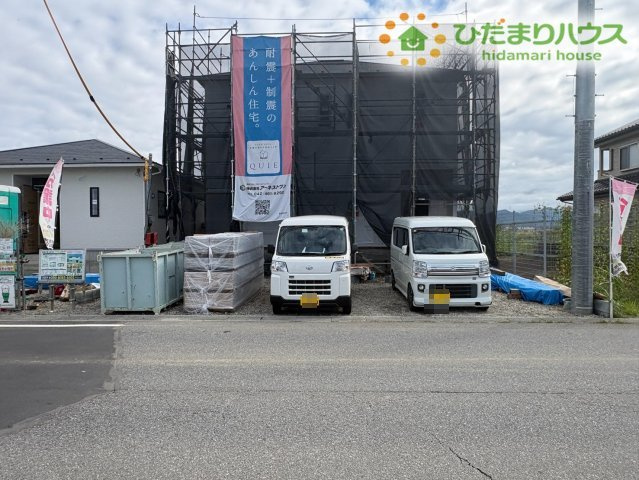 本庄市児玉町上真下　第2　新築一戸建て　クレイドルガーデン　01の駐車場