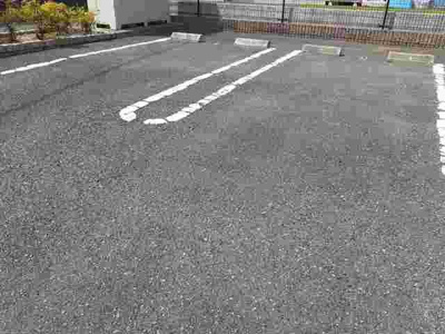 【駐車場】 | ソレアード　トーレ | 駐車場に車を止められます