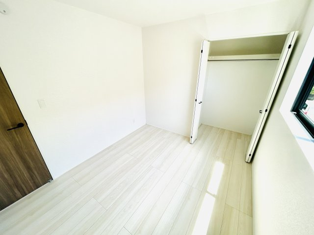 グラファーレ四街道鹿渡６期の洋室