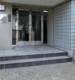 スピティ落合のエントランス