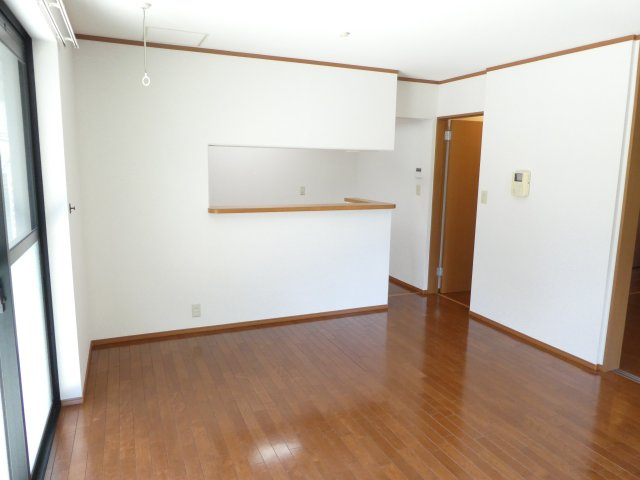 リゾ宝塚の居間・リビング