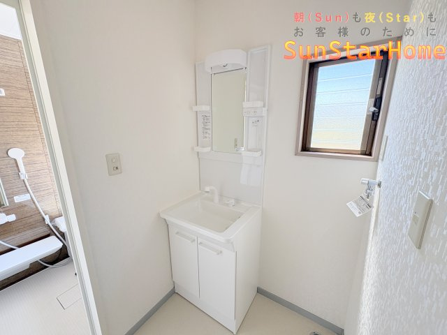 【※サンスターホーム限定物件】立川市柏町３丁目　リフォーム済み戸建の独立洗面台