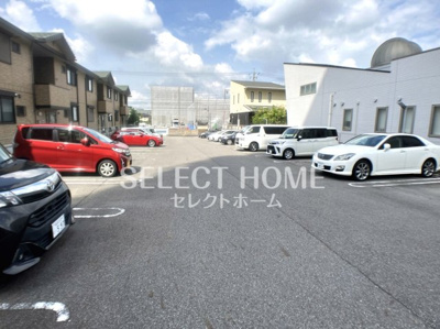 【駐車場】 | レジデンスコーワ | 車をお持ちの方に嬉しい駐車場付きの物件です