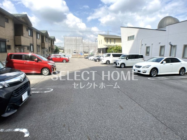 【駐車場】 | レジデンスコーワ | 車をお持ちの方に嬉しい駐車場付きの物件です
