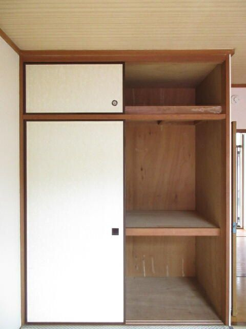厚木市林２丁目のアパートの収納