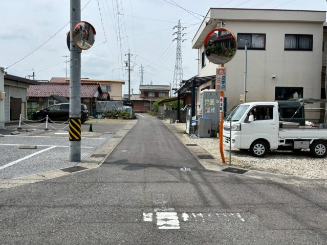 クワイエ　本巣市早野第1　全1区画分譲の前面道路含む現地写真|「現地（2026年6月1日）撮影」　
■前面道路　
■ヤマダ不動産　株式会社リライフ