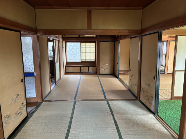 米沢市塩井町塩野　二階建て中古住宅の和室|１階