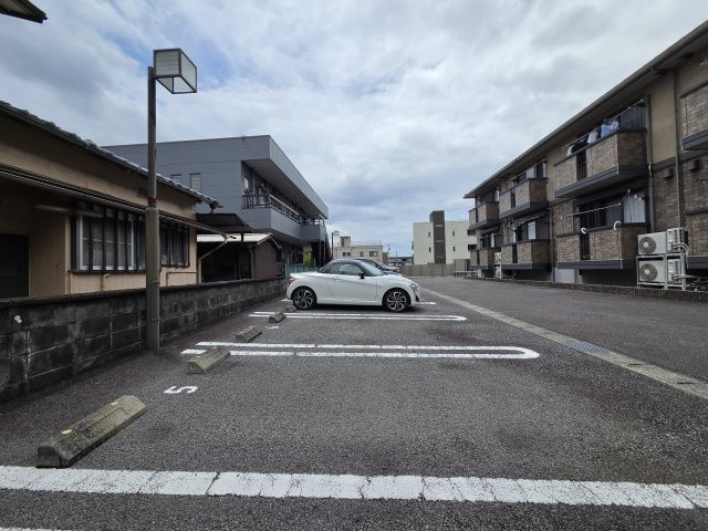 ヴェルデ　壱町田の駐車場