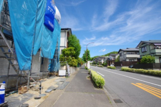 【前面道路含む現地写真】