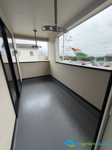 秦野市南矢名第19　新築戸建　全2棟2号棟のバルコニー