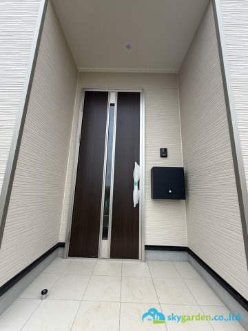 秦野市南矢名第19　新築戸建　全2棟2号棟の玄関