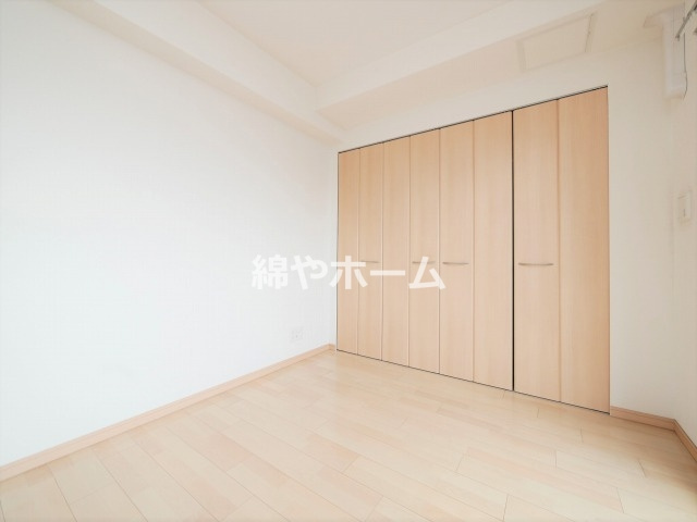 エステムプラザ難波ＷＥＳＴIIプレディアの寝室|広くて明るい寝室