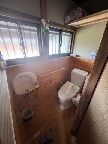 日奈久塩北町戸建のトイレ