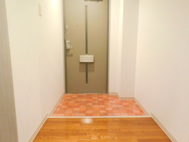 高槻市高西町の賃貸マンションの玄関