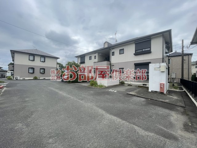 フォンテーヌ宮ノ陣 Ⅱ C棟の駐車場|駐車場があります