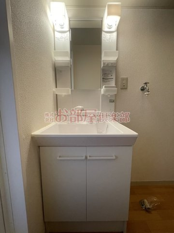フォンテーヌ宮ノ陣 Ⅱ C棟の洗面所|忙しい朝には欠かせない洗面所です