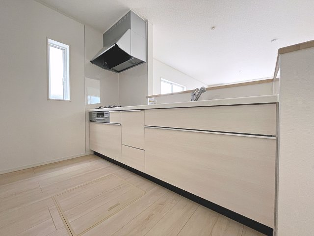 新築戸建・新築建売　矢吹町曙町第4　善郷小・矢吹中のキッチン|キッチンはカウンターになっているのでリビング全体を見渡すことができます！