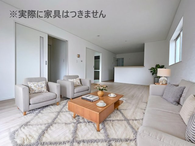 新築戸建・新築建売　矢吹町曙町第4　善郷小・矢吹中の居間・リビング|画像はバーチャルホームステージングの加工による演出で、実際の家具は付きません。
