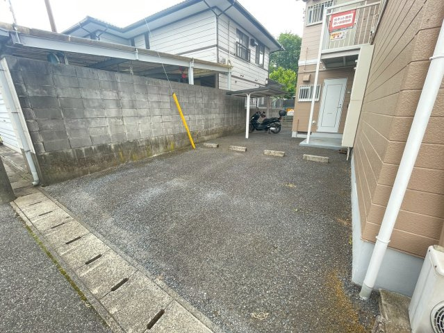 グリーンクレストの駐車場
