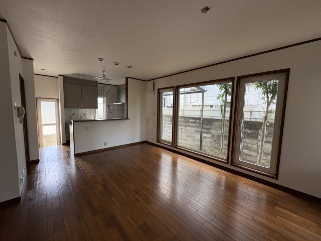 和歌山市堀止東2丁目・中古戸建・80415の居間・リビング