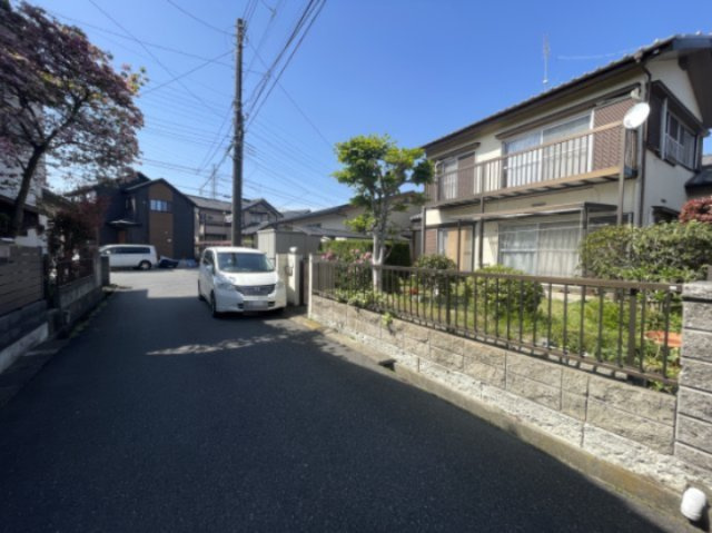 流山市駒木台　売地の前面道路含む現地写真