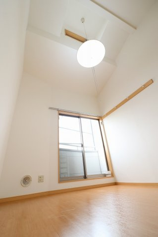 オーナメント西町の洋室|コンパクトで使いやすい洋室です