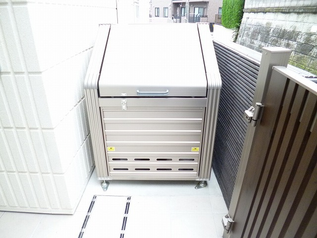 ラ・クレール下北沢のその他共用部分|ゴミＢＯＸ