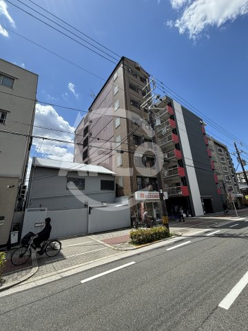 ゴッドフィールドタツミの外観