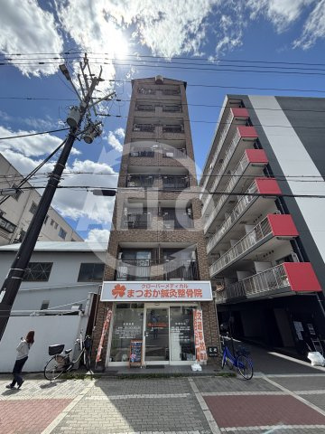 ゴッドフィールドタツミの外観