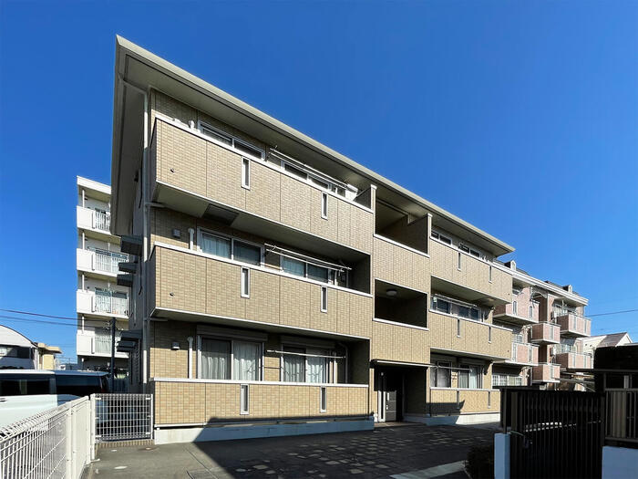BRILLIANT FLATS