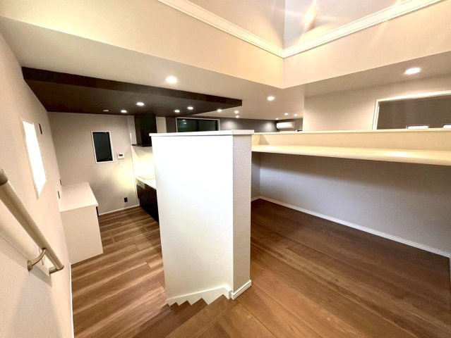 タマタウン　関市緑町　全2区画分譲のその他|中二階のオシャレなカウンターは、リビング学習に最適！