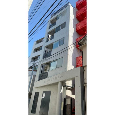 【外観】 | ESARES中野 | 鉄筋コンクリート造のがっちりとした建物。