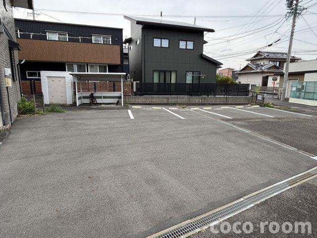 セジュールコスモの駐車場