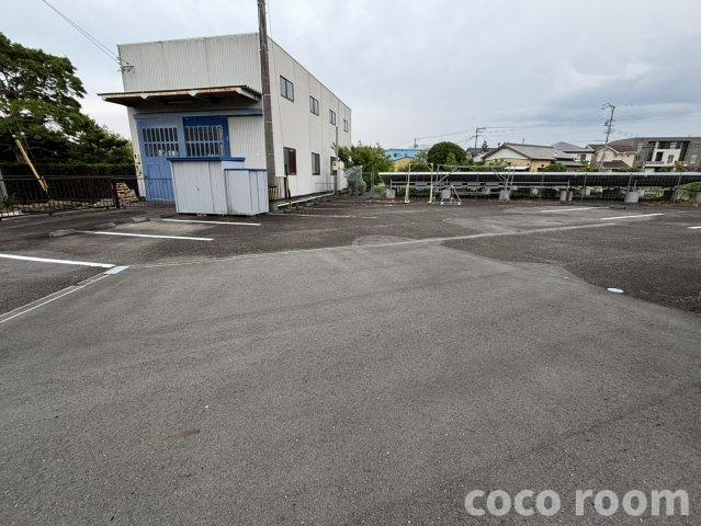 セジュールコスモの駐車場
