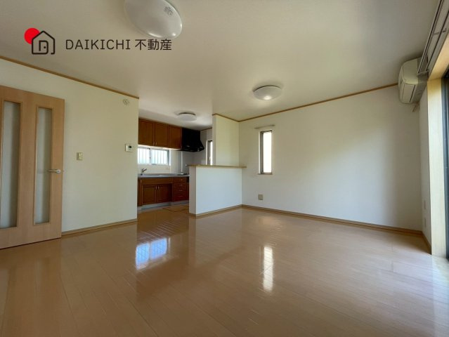 【居間・リビング】 | 加須市上崎字前原　中古戸建