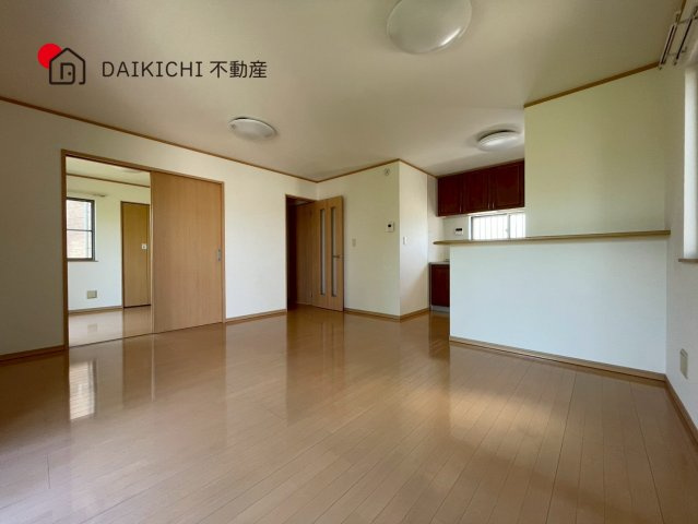 【居間・リビング】 | 加須市上崎字前原　中古戸建