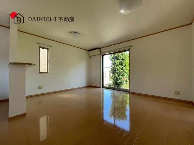 【居間・リビング】 | 加須市上崎字前原　中古戸建