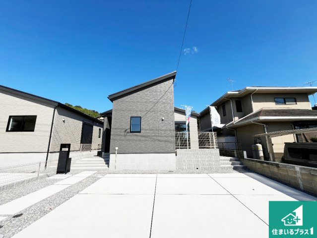 湖南市サイドタウン　第1期　新築一戸建ての外観|安心の10年保証！外観を美しく保ち、雨水で汚れを落とします！気になることがありましたら、お気軽にお問い合わせください！
