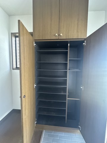 つつじが丘三丁目30番1貸家群の収納
