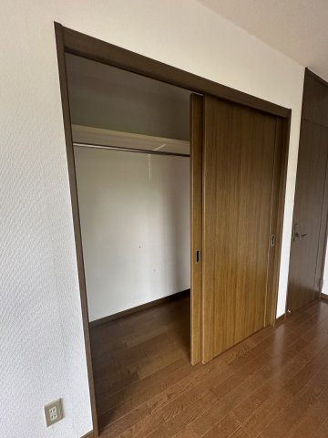つつじが丘三丁目30番1貸家群の収納