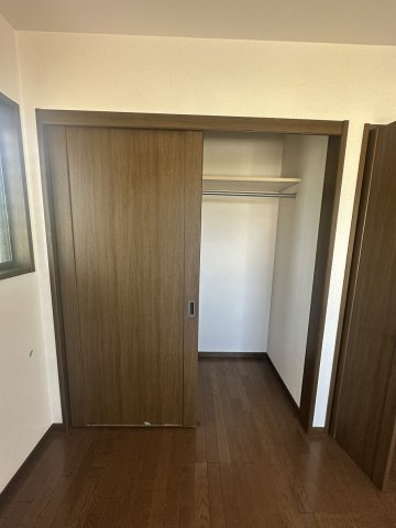 つつじが丘三丁目30番1貸家群の収納