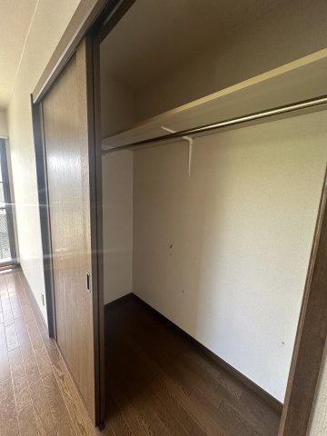 つつじが丘三丁目30番1貸家群の収納