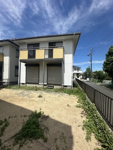 つつじが丘三丁目30番1貸家群の駐車場