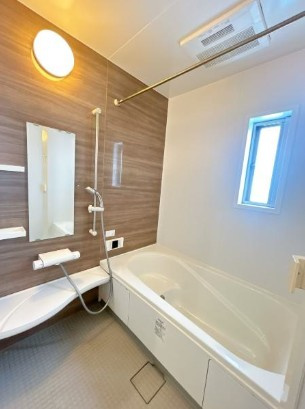 糸満市兼城中古戸建ての浴室