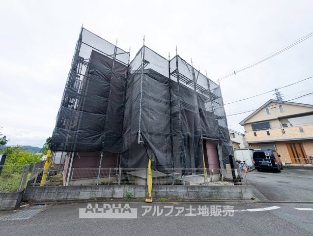 ~羽村羽西~Renovated Houseの外観|【outward appearance】
◆時を忘れる場所◆みんなが集い、食事と楽しい会話が始まる。話に夢中になり、ついつい時を忘れ夜半過ぎになってしまう。そんな束の間の幸せを感じさせてくれる場所。